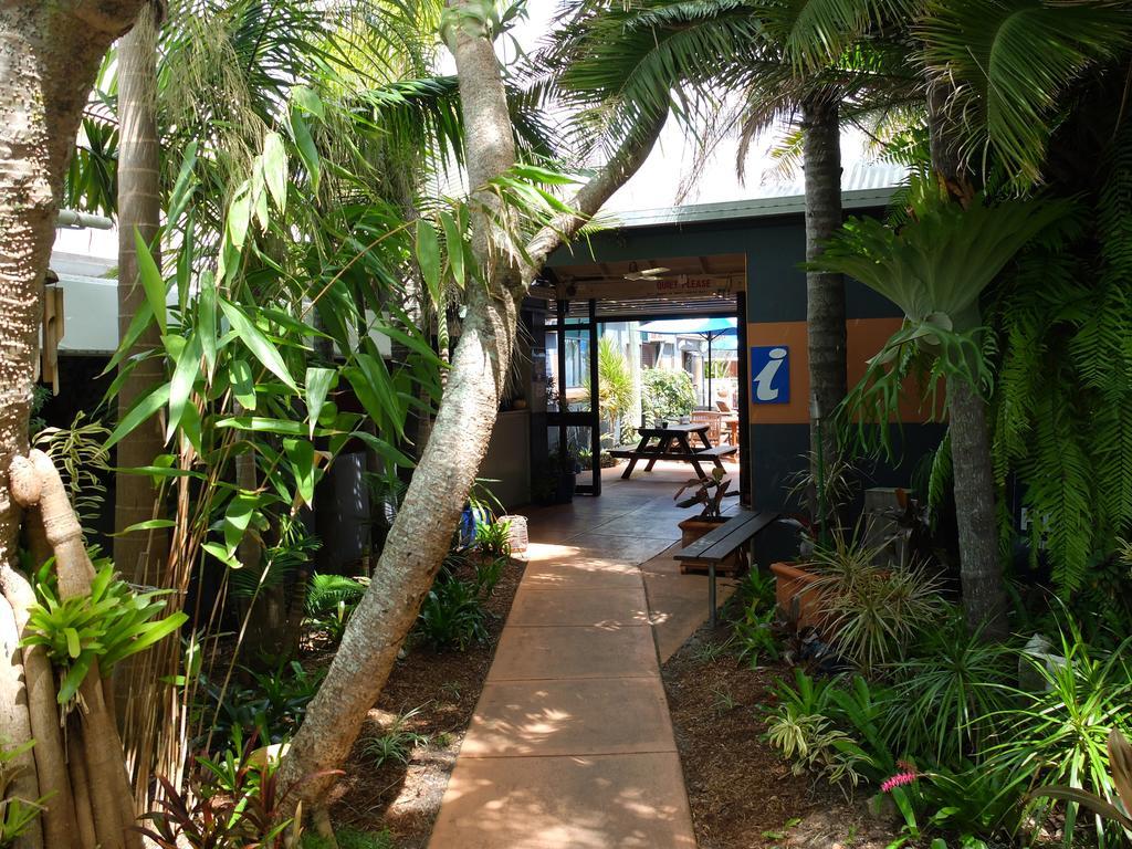 Noosa Backpackers Resort Noosaville Exterior photo